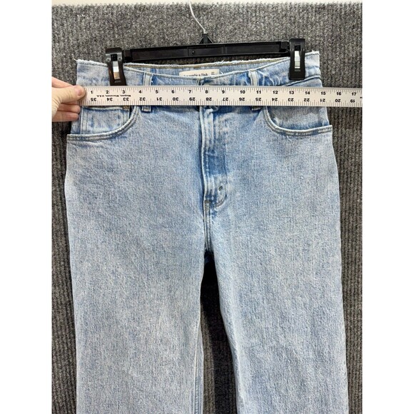 Abercrombie & Fitch Jeans Womens 27/4XS Short Light Wash 90s Relaxed High Rise - Picture 7 of 11